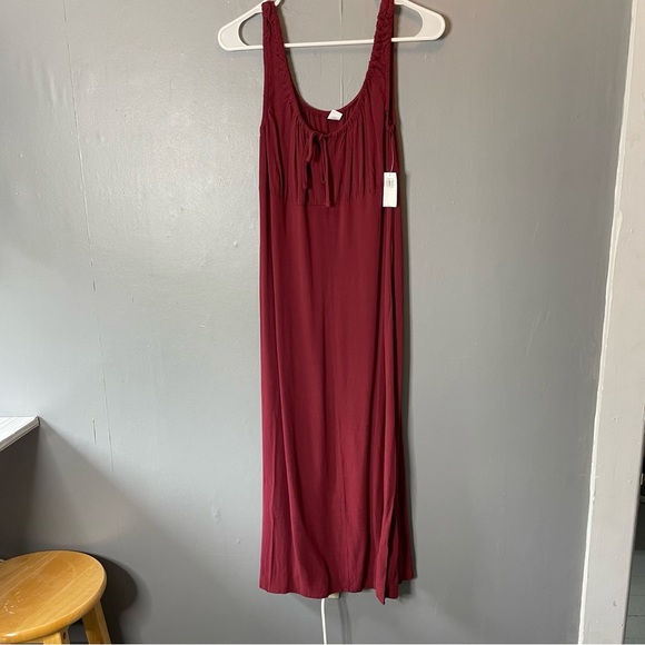 Old navy Burgundy Sleeveless midi Dress size small - Picture 1 of 10